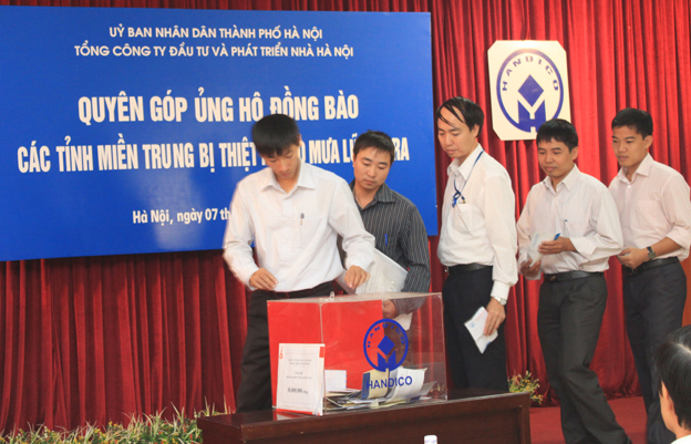 CBCNV HANDICO quyên góp, ủng hộ đồng bào miền Trung bị thiệt hại do mưa lũ gây ra năm 2010