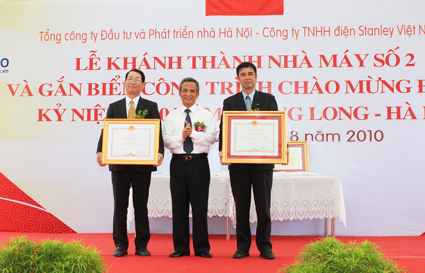 Stanley - nhan bang khen cua TTCP.bmp