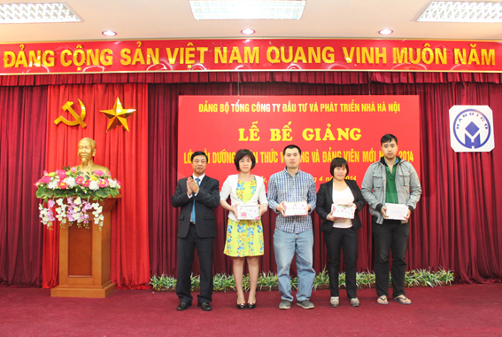 4.4-Lop cam tinh Dang.jpg