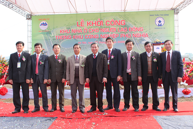 22.12.2009 - CT52 khoi cong nha o cong nhan - Khoi cong 1.bmp